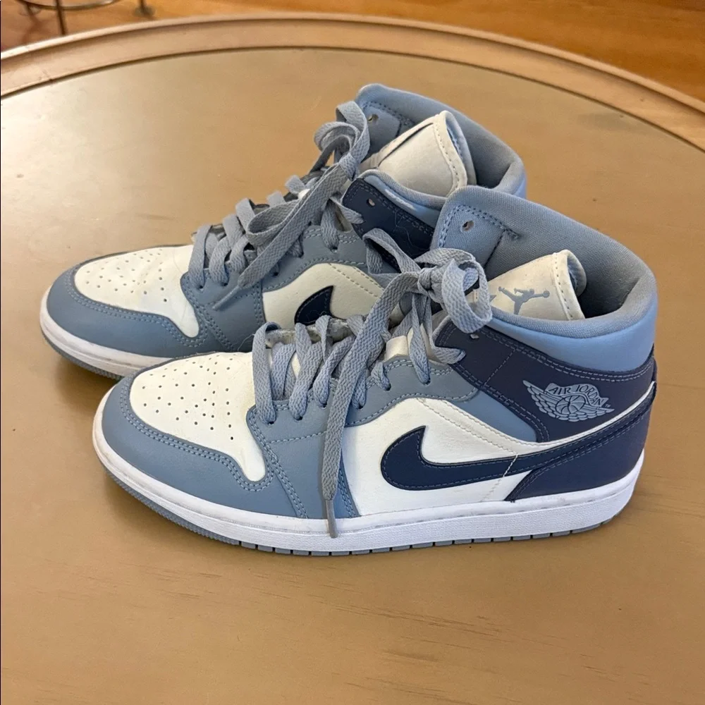 Women’s Nike Air Jordan 1 Mid White Diffused Blue - Size 8 - Picture 1 of 9